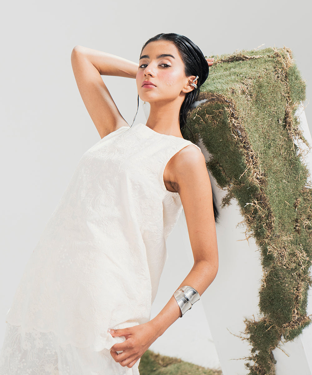 Embroidered Sleeveless Top - Halo Retail