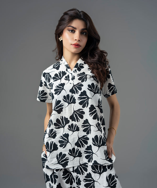 Monochrome Floral V-Neck Shirt - Halo Retail