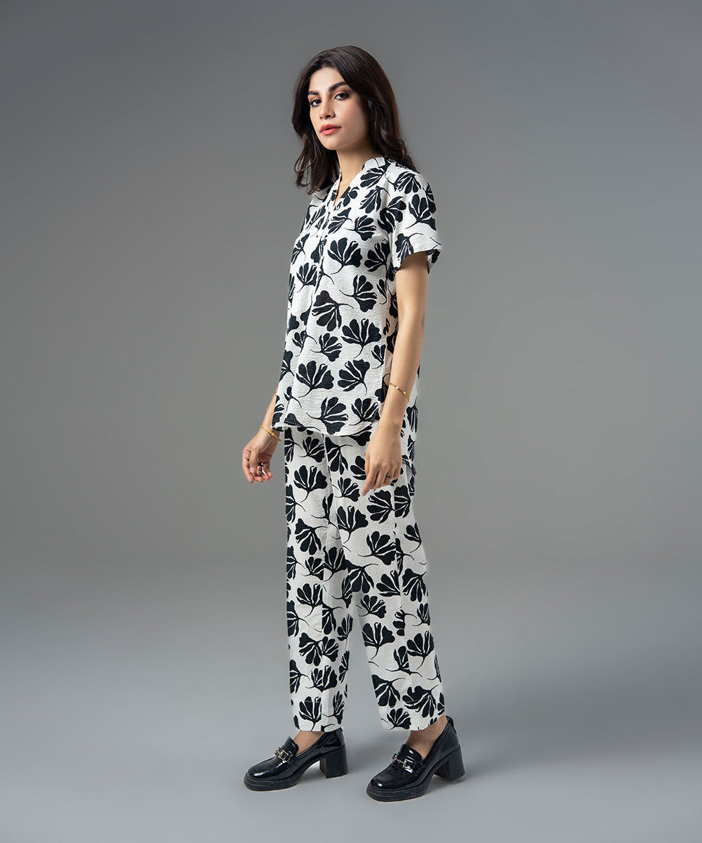 Monochrome Floral V-Neck Shirt - Halo Retail