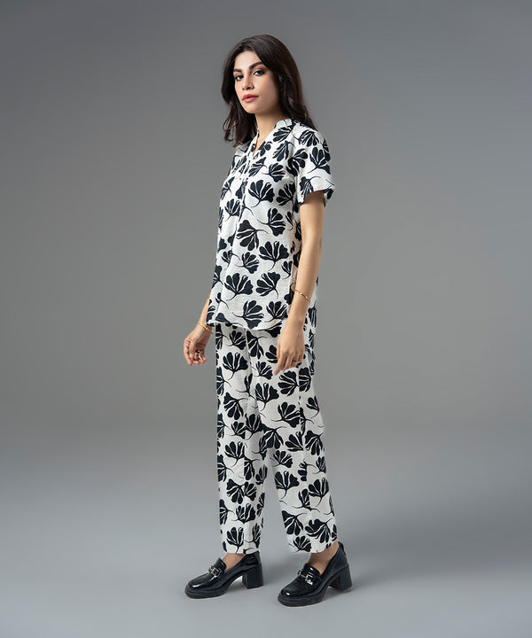 Monochrome Floral V-Neck Shirt - Halo Retail