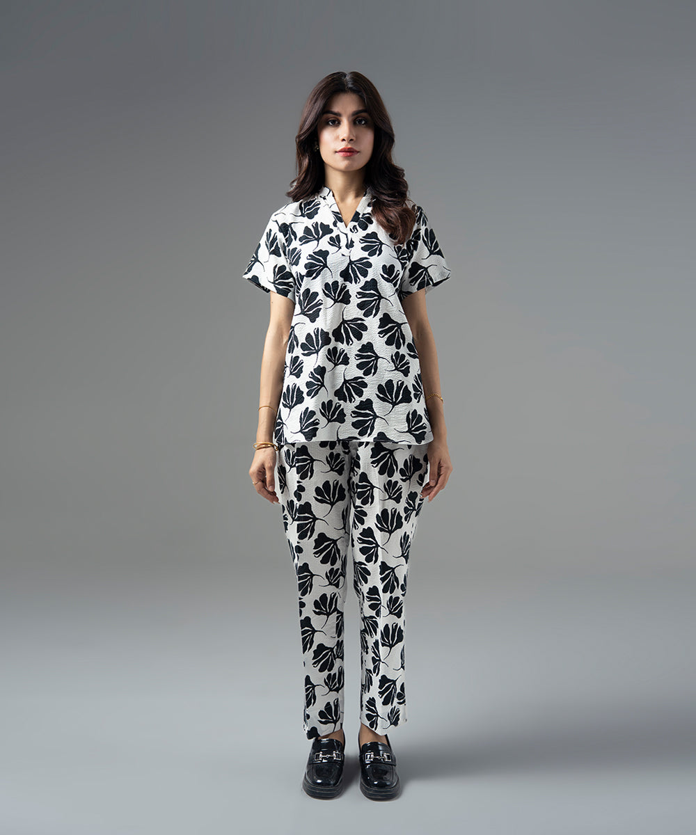 Monochrome Floral V-Neck Shirt - Halo Retail